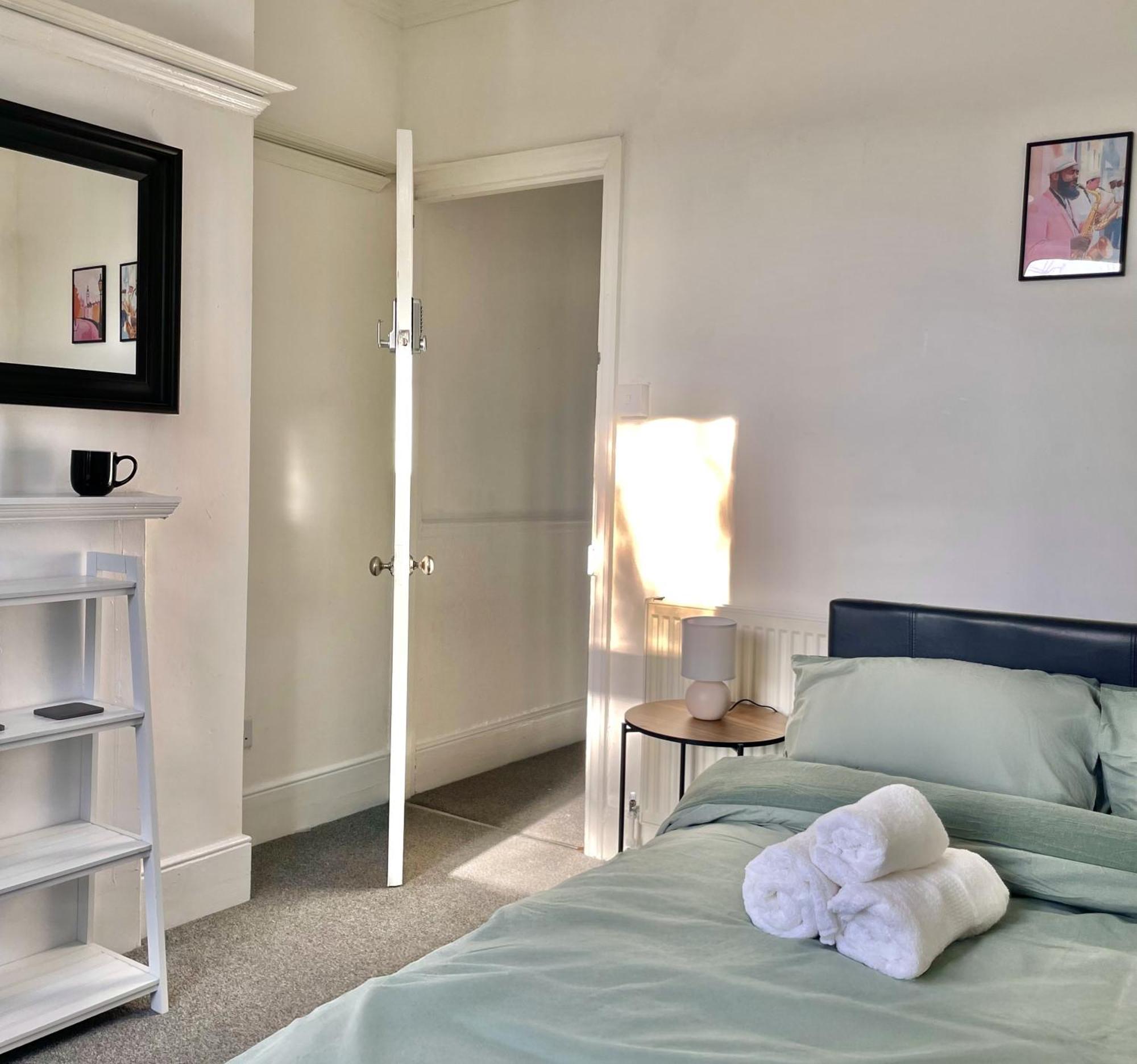 לונדון Cosy Double Rooms A Stones Throw From Wembley Stadium חדר תמונה
