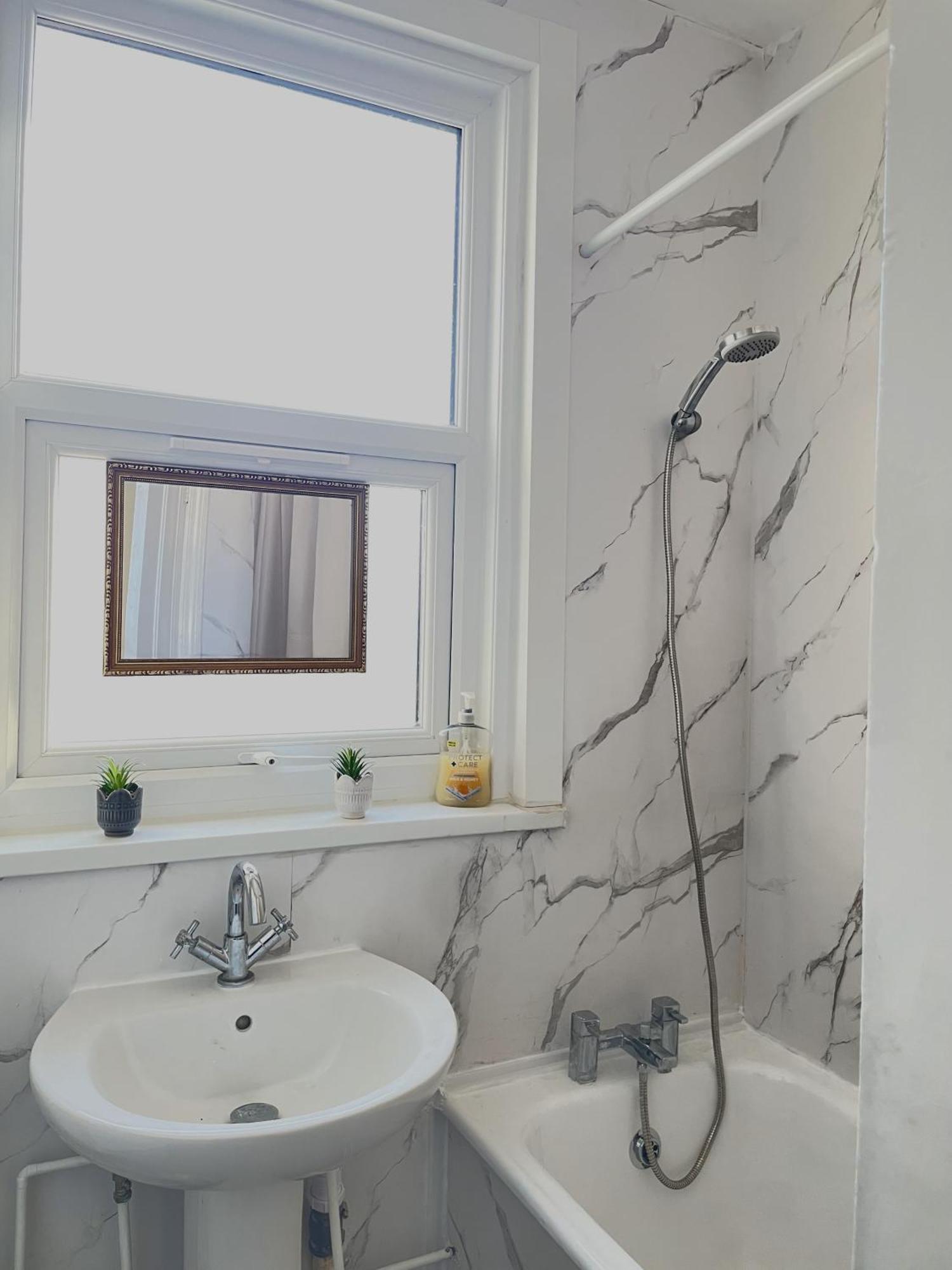 לונדון Cosy Double Rooms A Stones Throw From Wembley Stadium מראה חיצוני תמונה