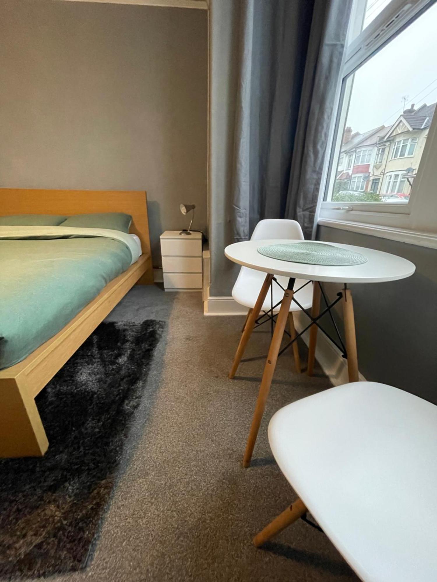 לונדון Cosy Double Rooms A Stones Throw From Wembley Stadium מראה חיצוני תמונה